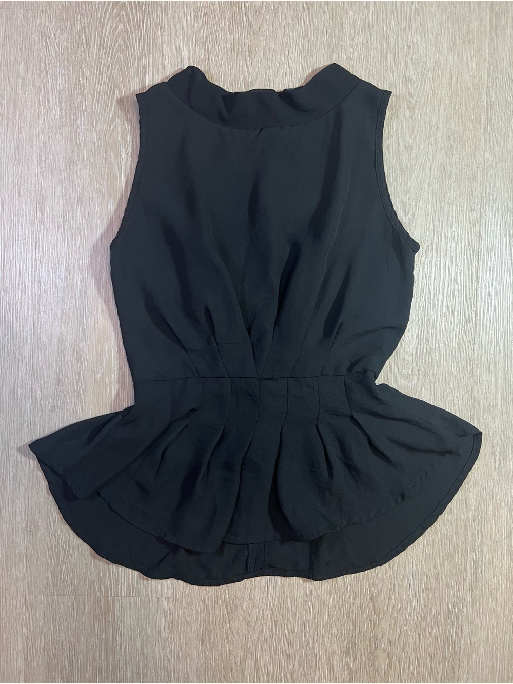 Sleeveless Black Minimalist Peplum Blouse Women's XS with Chic Gathered Waist
